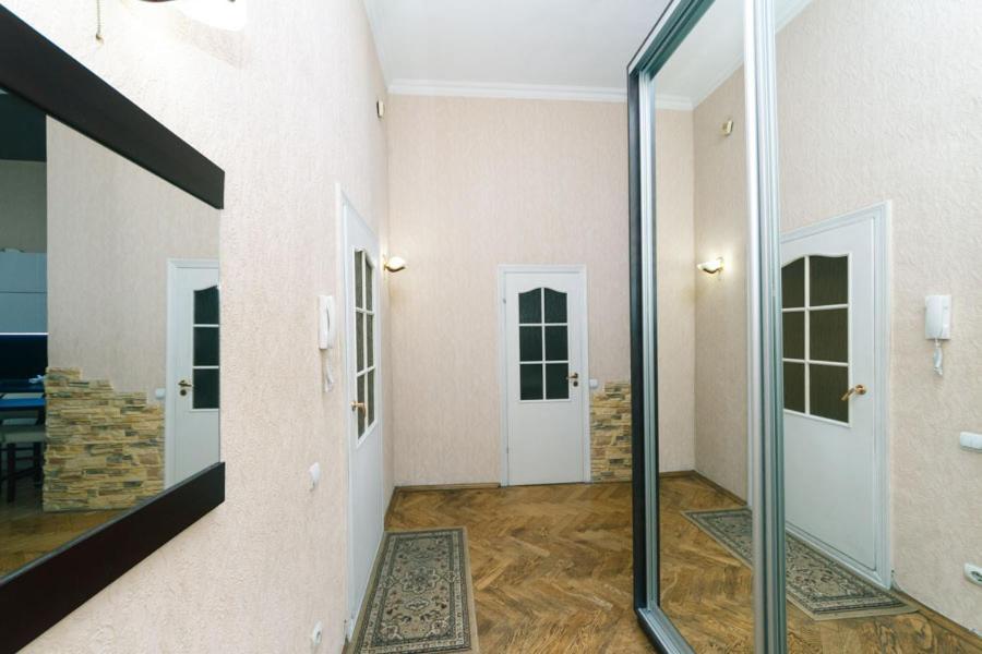 Amazing Heart Of Kiev Apartment Exterior photo